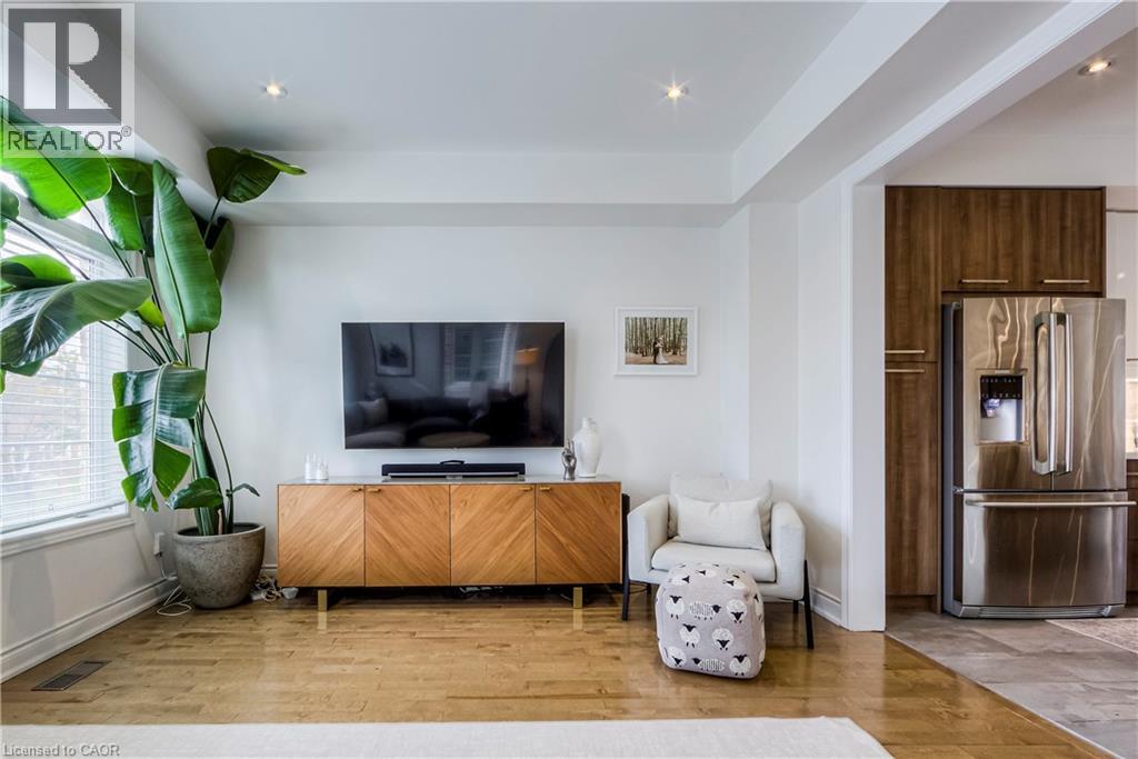 321 Dalesford Road, Toronto, Ontario  M8Y 1G8 - Photo 9 - 40825267