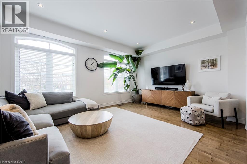 321 Dalesford Road, Toronto, Ontario  M8Y 1G8 - Photo 5 - 40825267