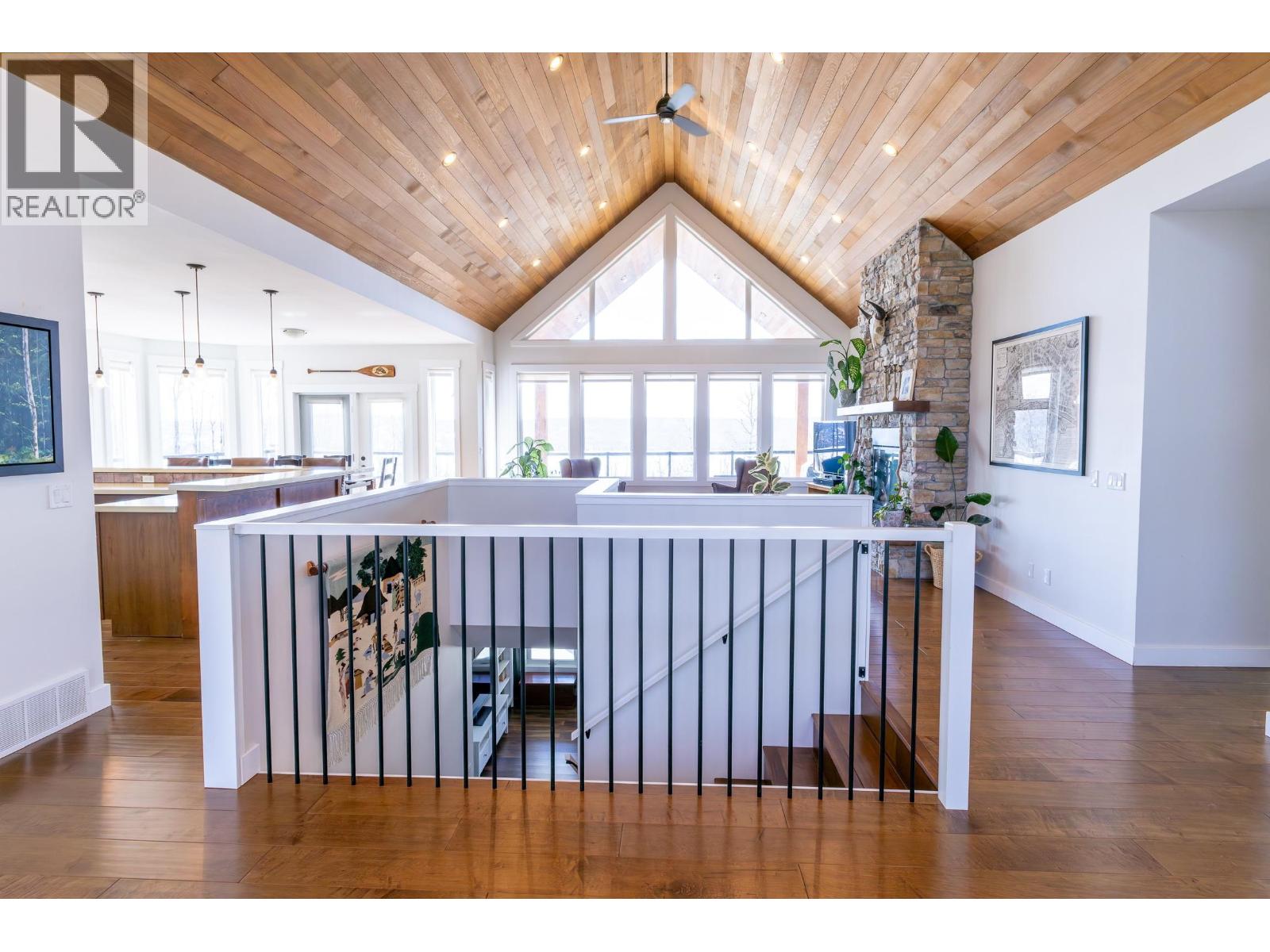 13474 Sunnyside Drive, Charlie Lake, British Columbia  V0C 1H0 - Photo 8 - R3122047