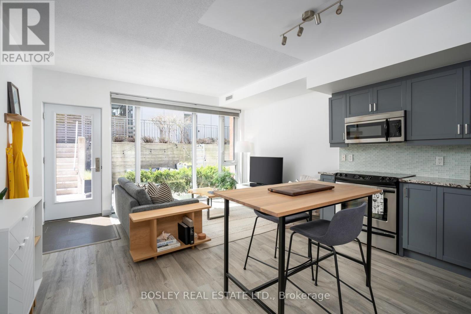 2 - 42 Boston Avenue, Toronto, Ontario  M4M 2T9 - Photo 6 - E13113100
