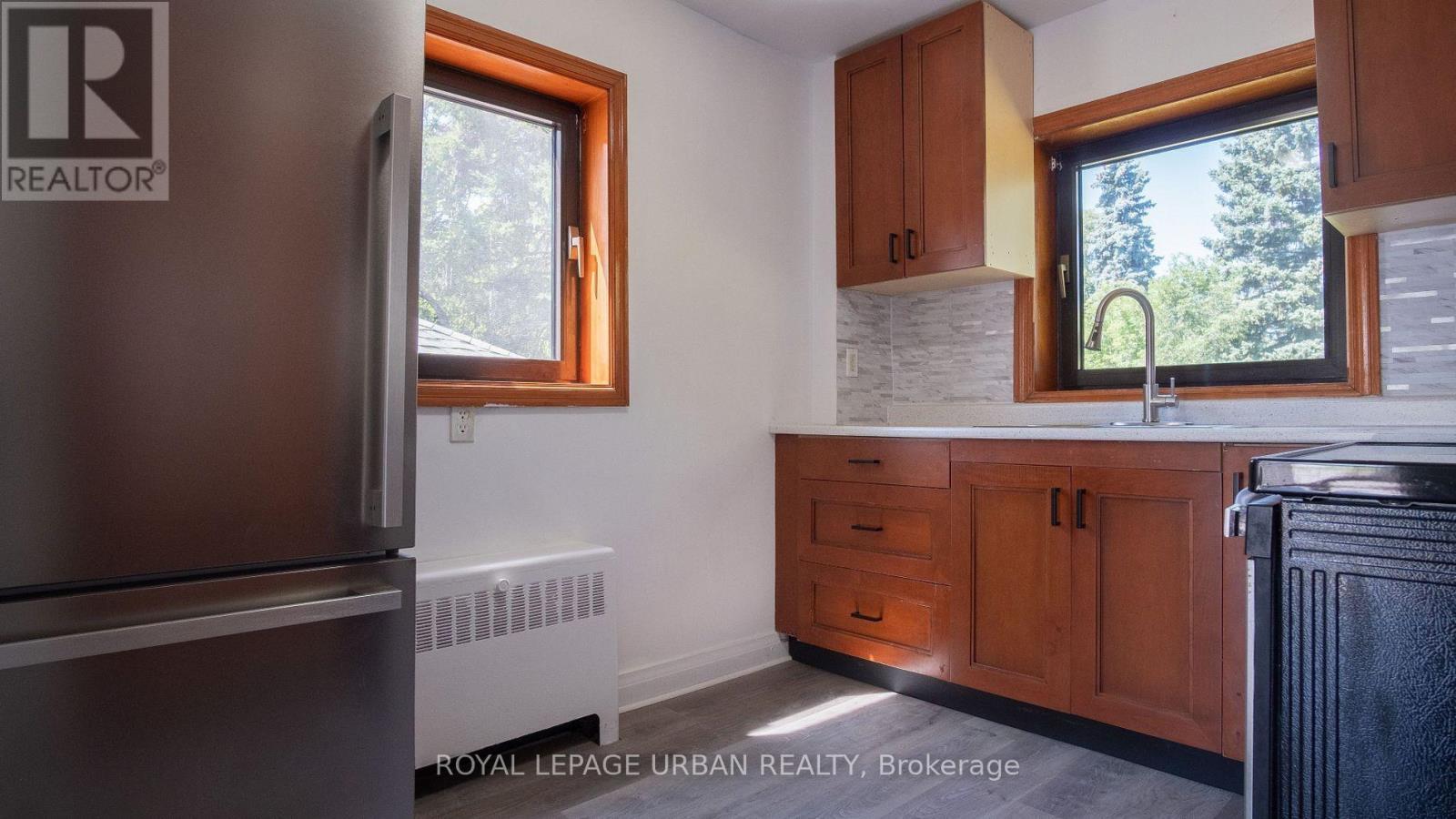14 Camrose Crescent, Toronto, Ontario  M1L 2B6 - Photo 12 - E13113170