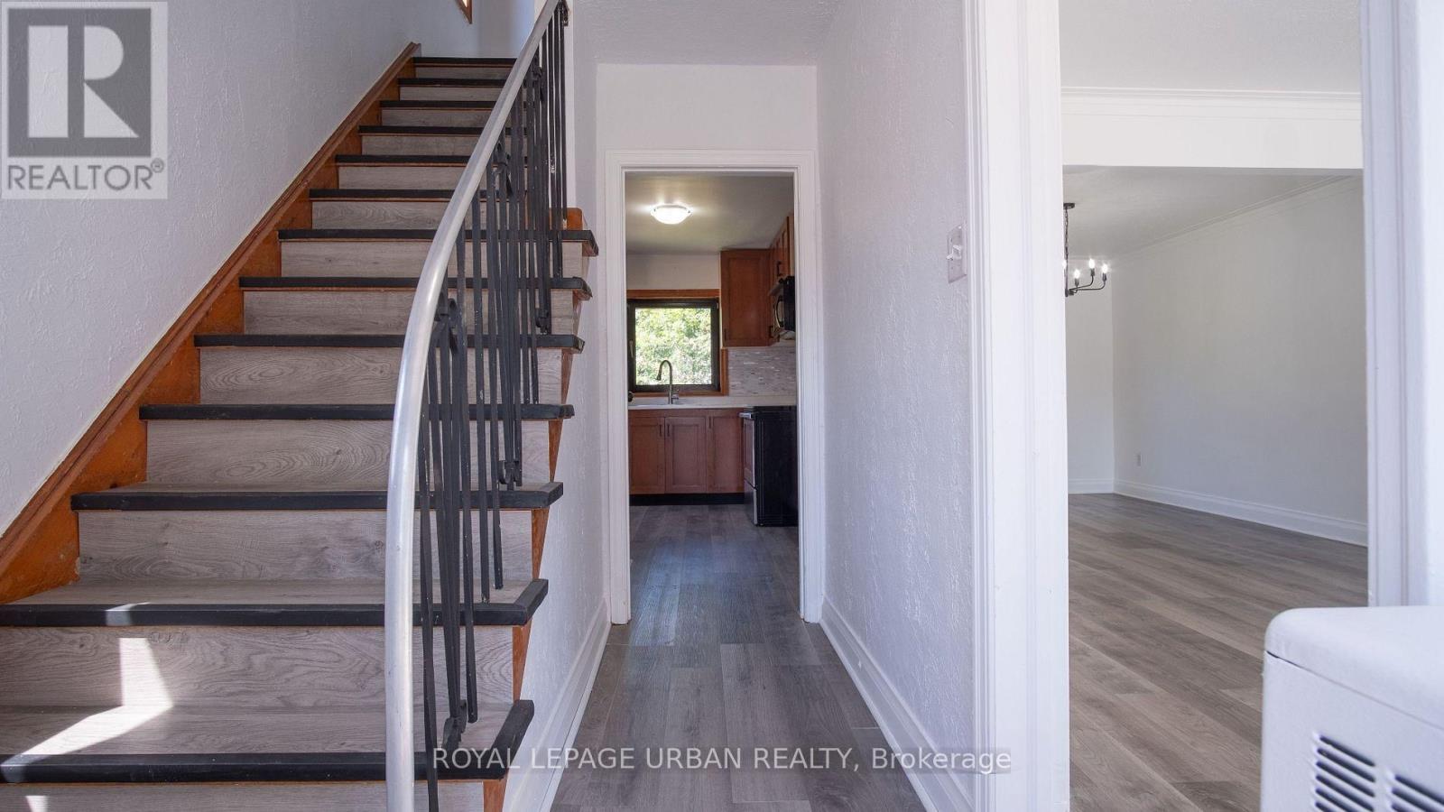 14 Camrose Crescent, Toronto, Ontario  M1L 2B6 - Photo 13 - E13113170