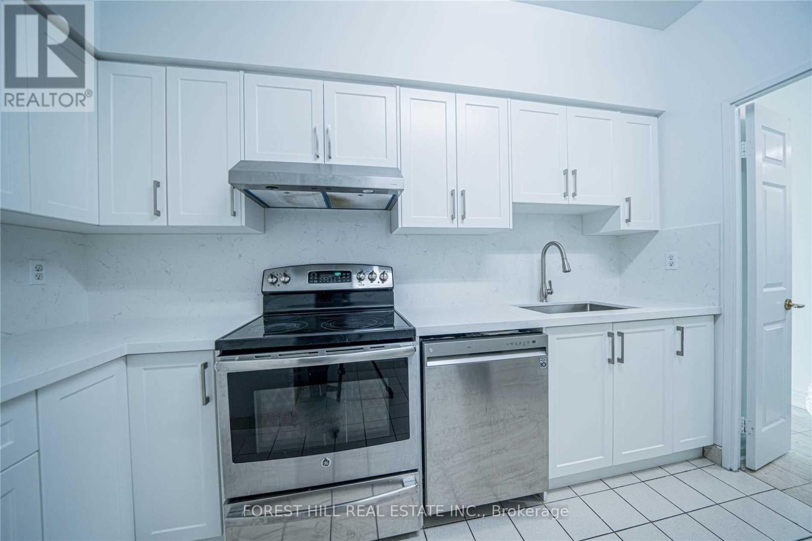 Ph109 - 18 Lee Centre Drive, Toronto, Ontario  M1H 3H5 - Photo 32 - E13113176