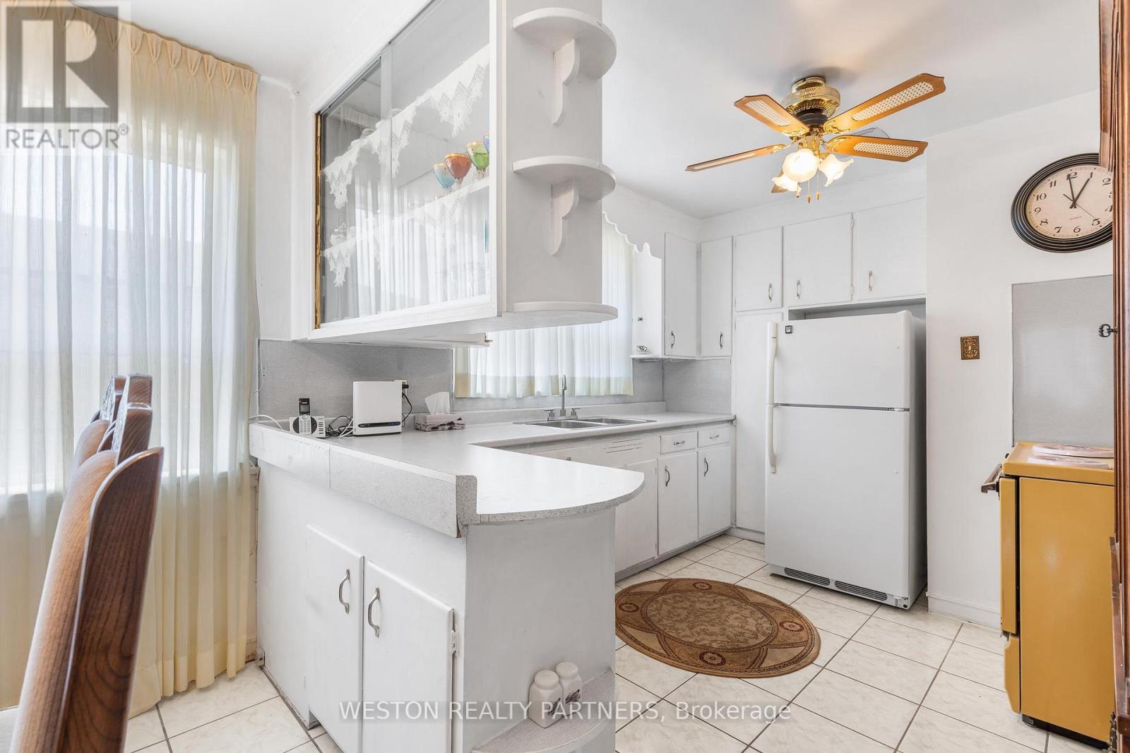 102 Cleta Drive, Toronto, Ontario  M1K 3G7 - Photo 12 - E13113244