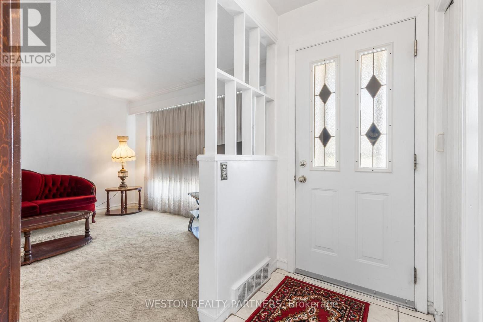 102 Cleta Drive, Toronto, Ontario  M1K 3G7 - Photo 5 - E13113244