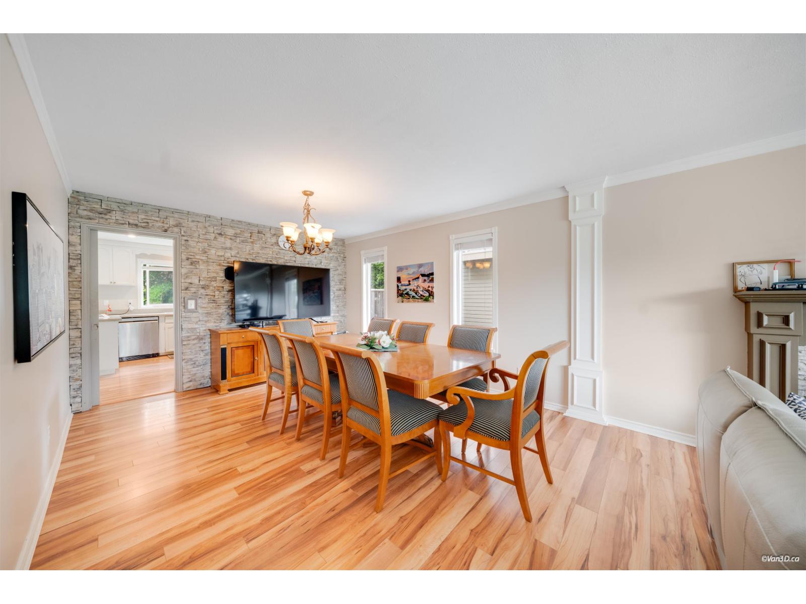 15023 21b Avenue, Surrey, British Columbia  V4A 8Z8 - Photo 8 - R3120211