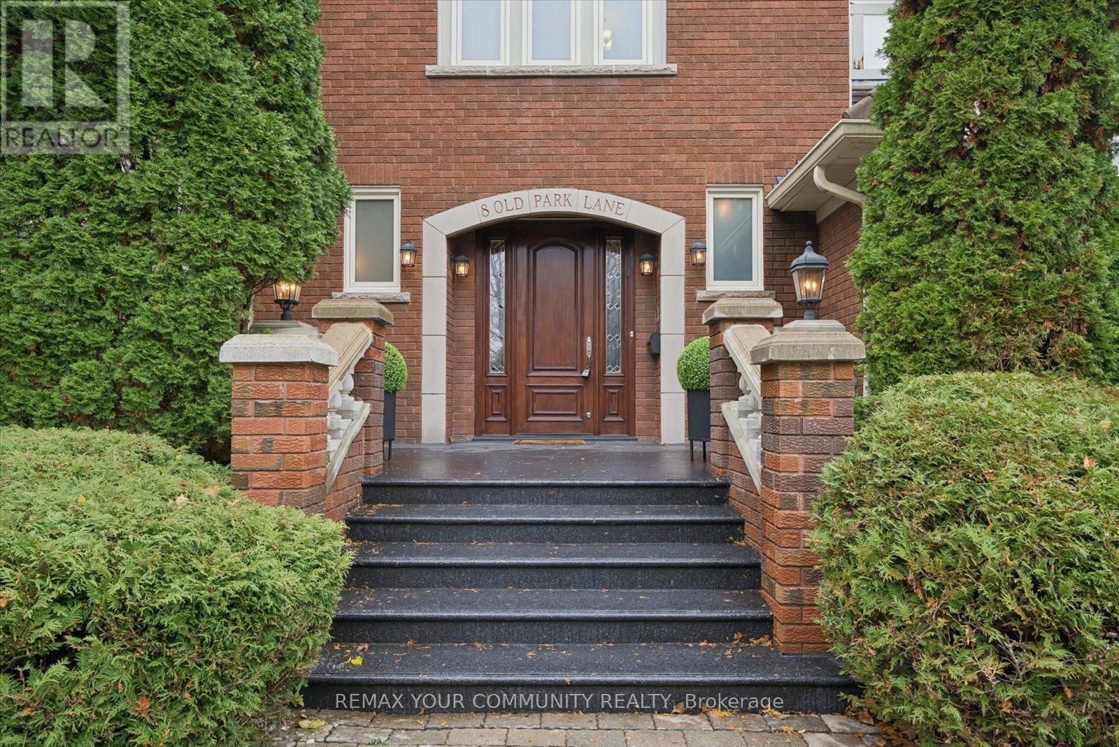 8 Old Park Lane, Richmond Hill, Ontario  L4B 2L8 - Photo 2 - N13113126