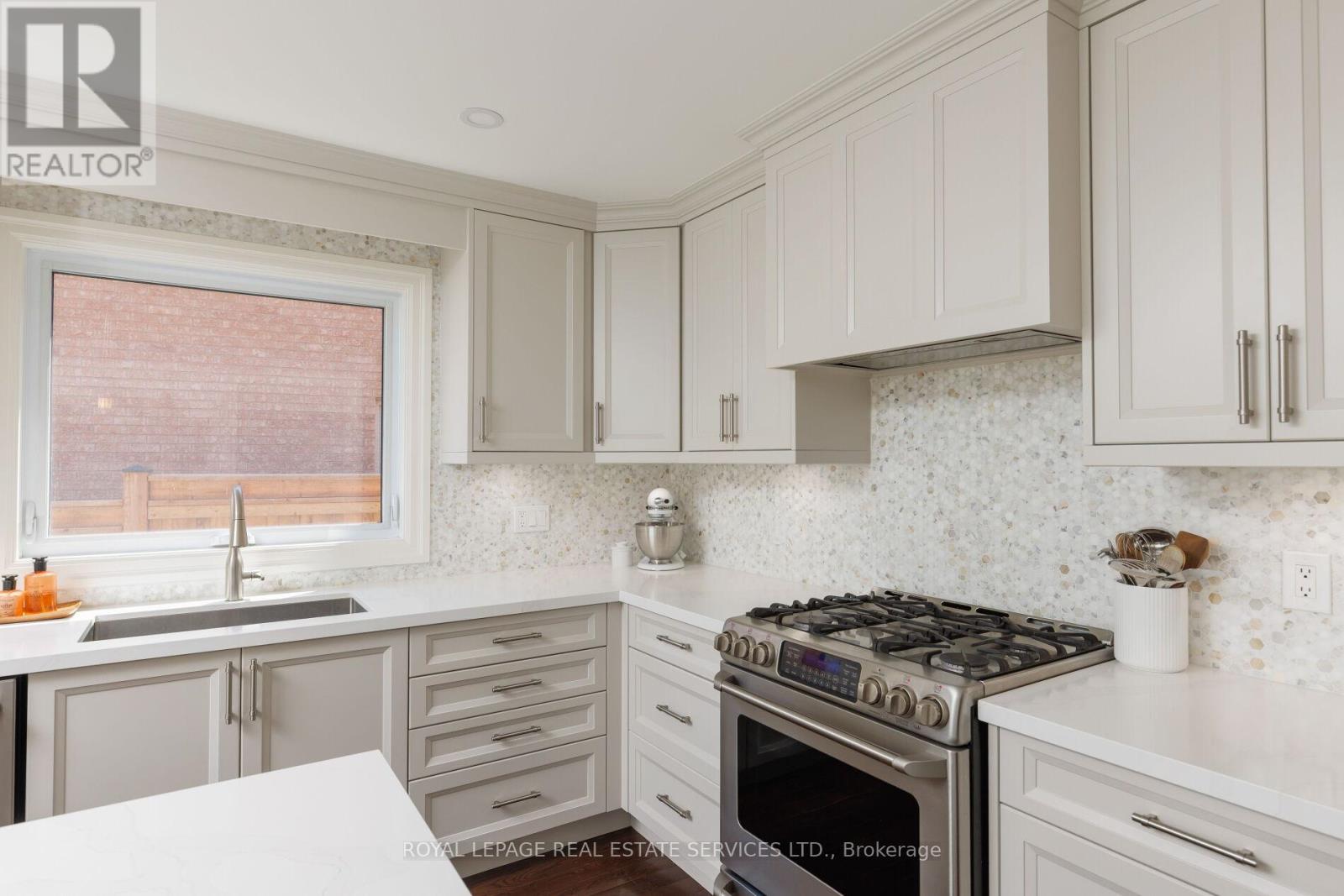 1193 Bowman Drive, Oakville, Ontario  L6M 2T3 - Photo 12 - W13113020