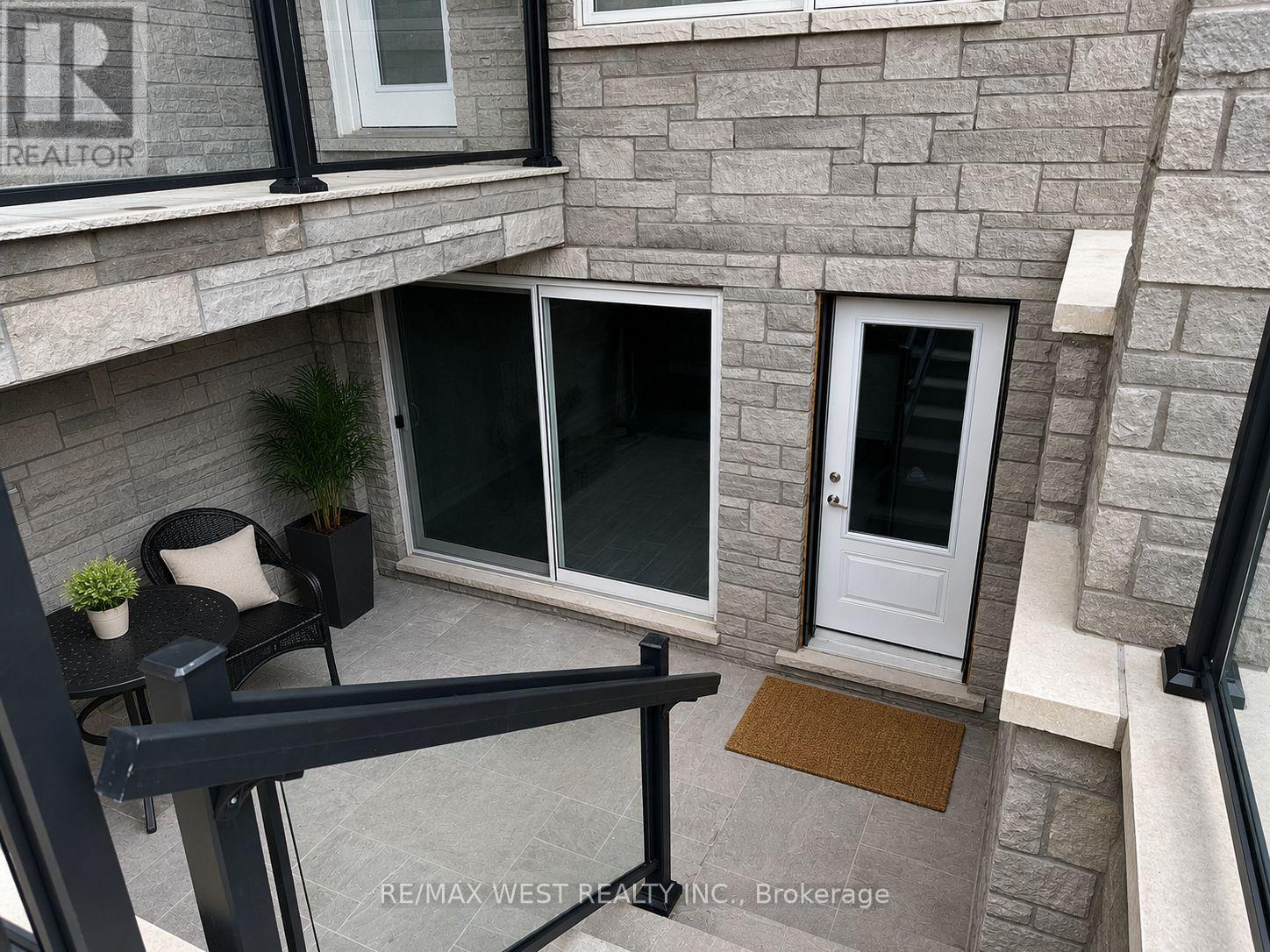 Basement - 431 Concord Avenue, Toronto, Ontario  M6H 2P9 - Photo 2 - W13113048