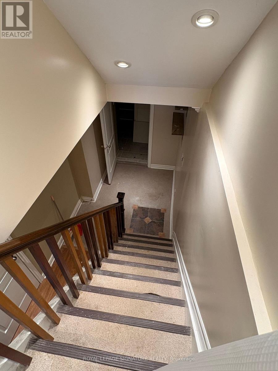 Main - 6037 Duford Drive, Mississauga, Ontario  L5V 1A8 - Photo 10 - W13113058