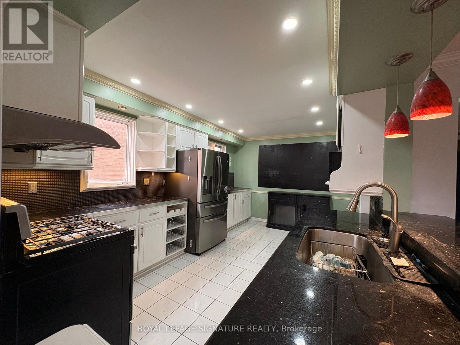 Main - 6037 Duford Drive, Mississauga, Ontario  L5V 1A8 - Photo 23 - W13113058