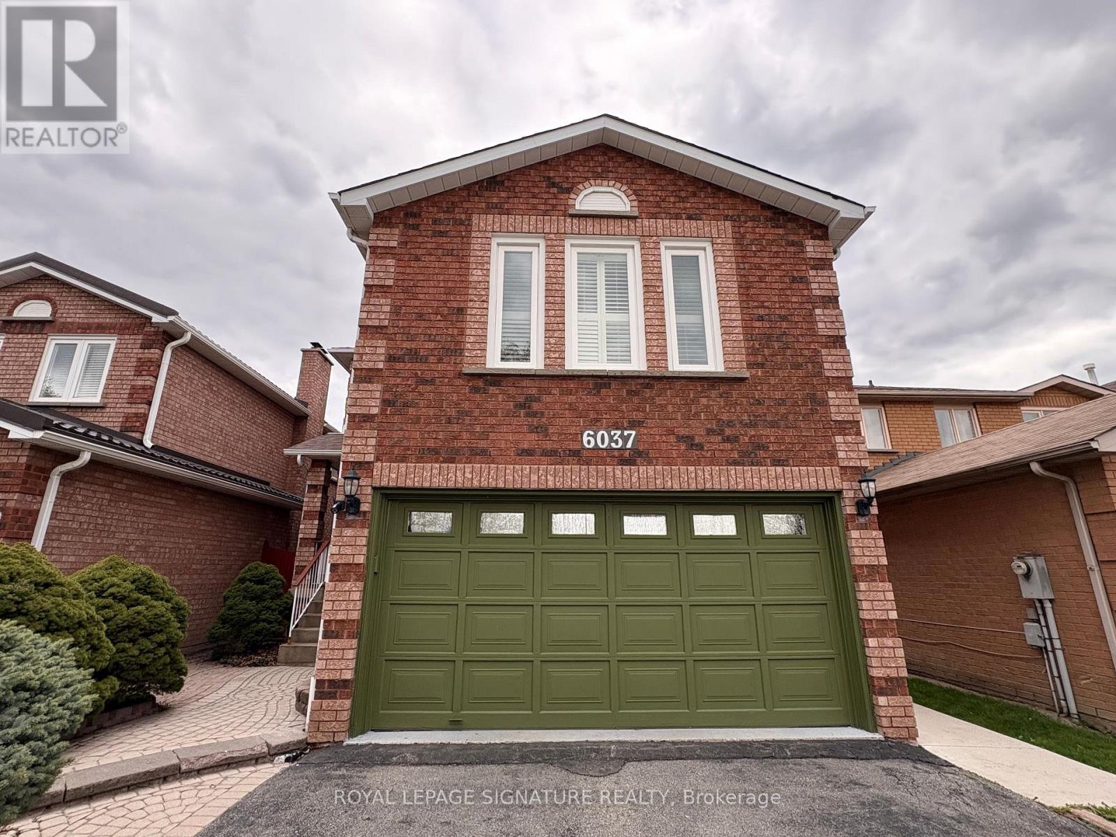 Main - 6037 Duford Drive, Mississauga, Ontario  L5V 1A8 - Photo 3 - W13113058
