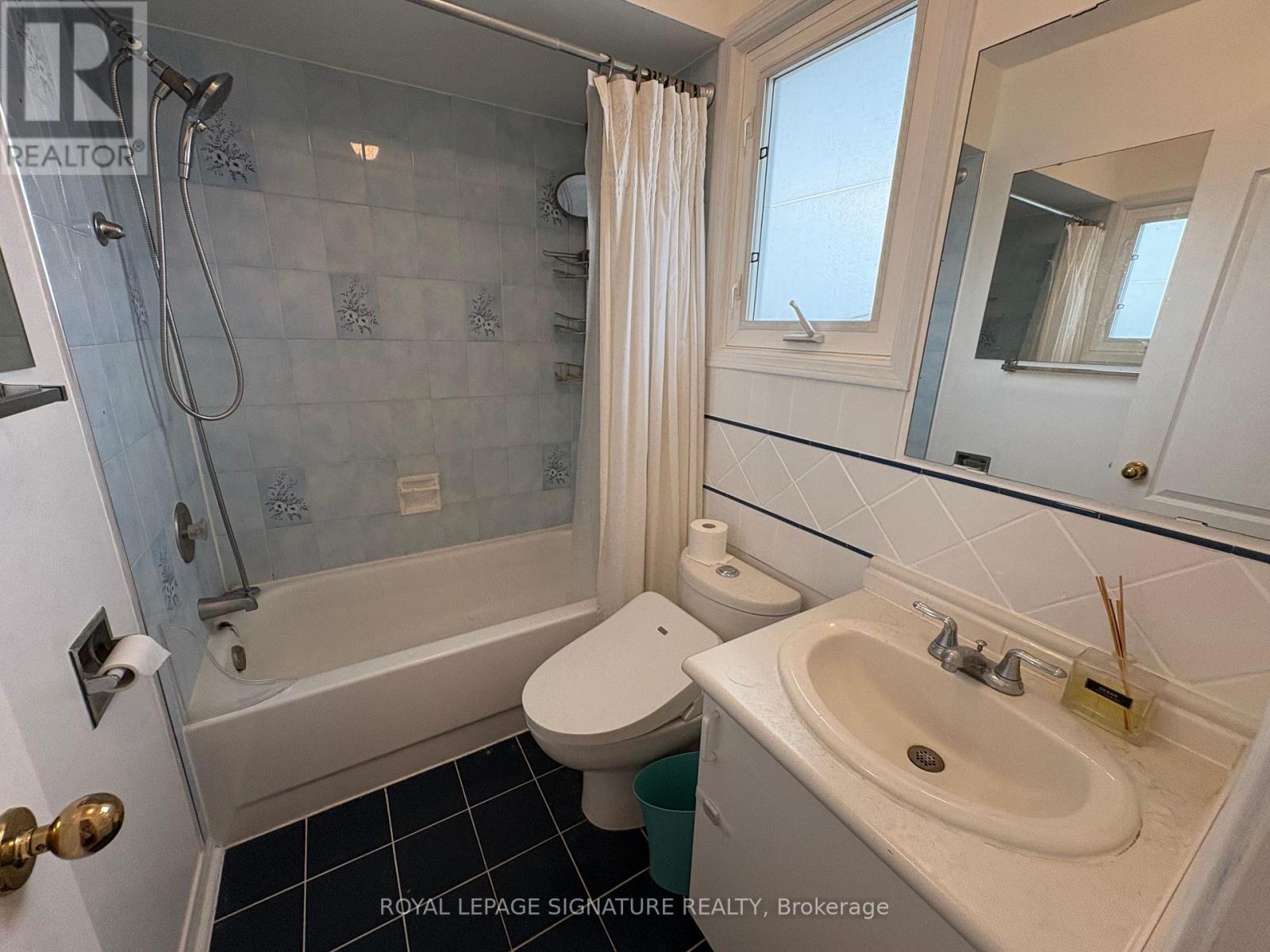 Main - 6037 Duford Drive, Mississauga, Ontario  L5V 1A8 - Photo 39 - W13113058