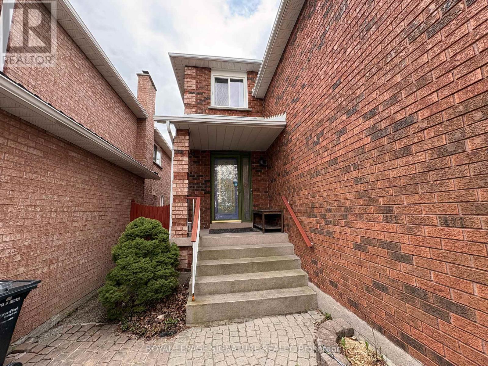 Main - 6037 Duford Drive, Mississauga, Ontario  L5V 1A8 - Photo 5 - W13113058