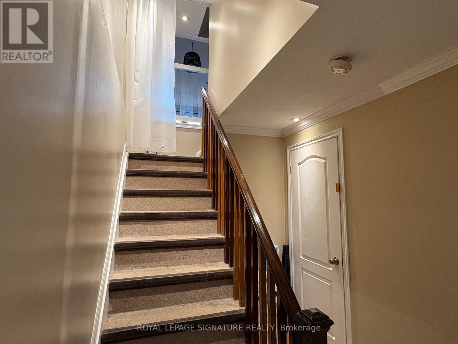 Main - 6037 Duford Drive, Mississauga, Ontario  L5V 1A8 - Photo 9 - W13113058