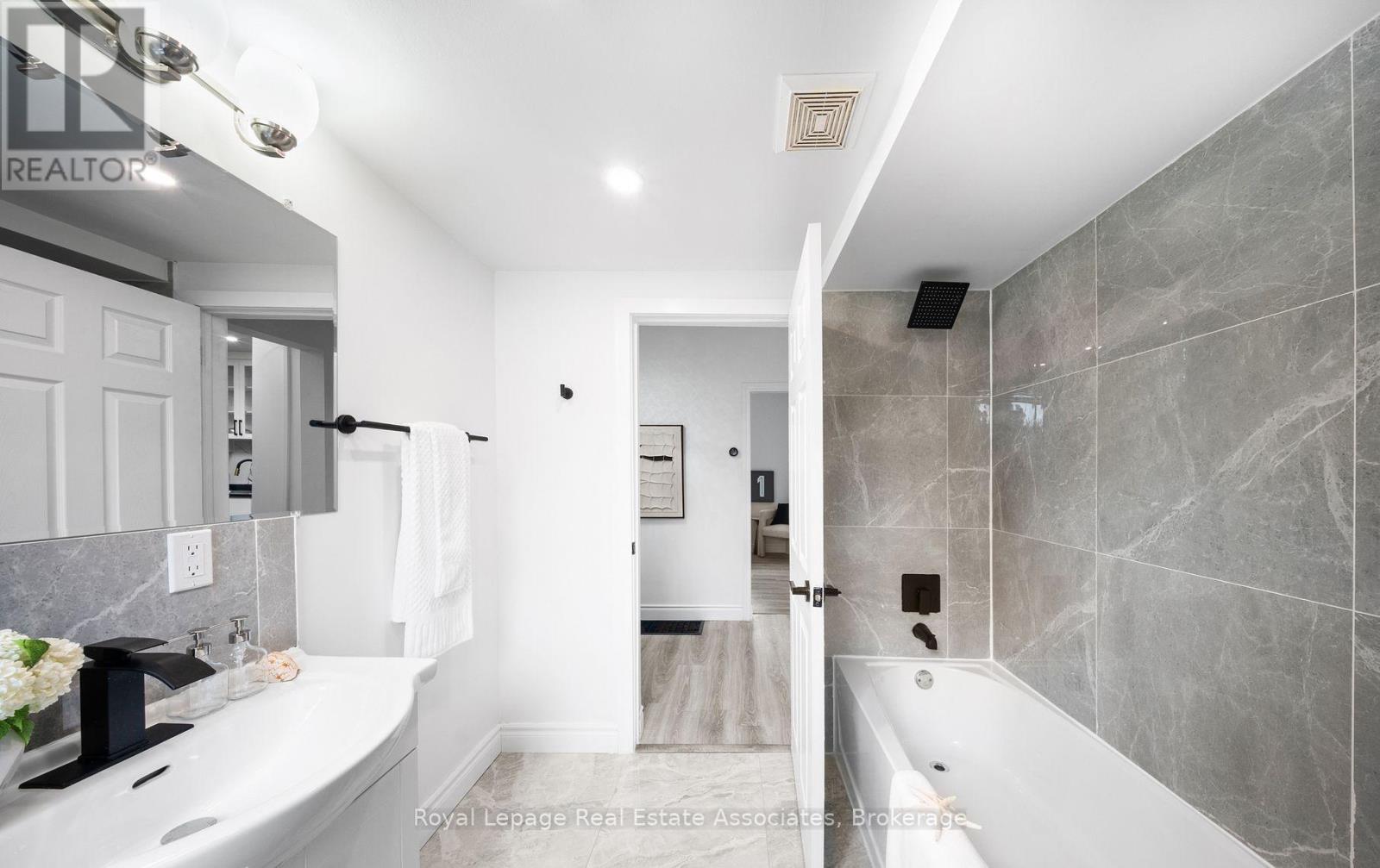 665 Kipling Avenue, Toronto, Ontario  M8Z 5G2 - Photo 18 - W13113140