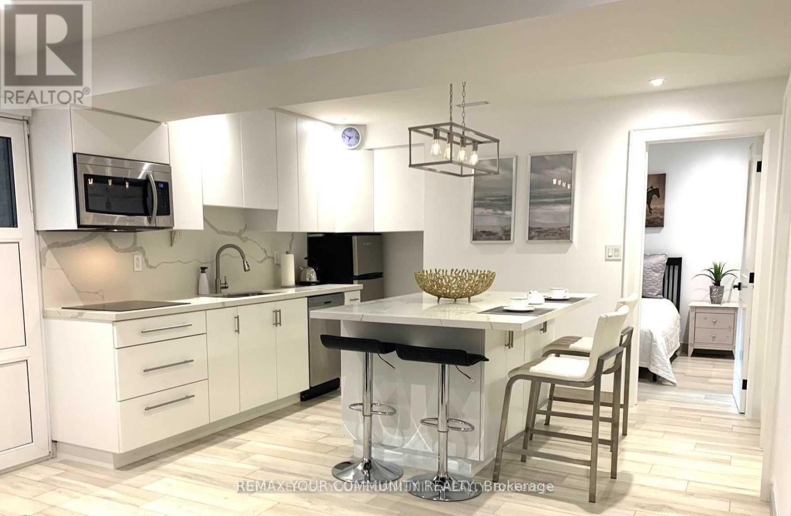 7 VAN DUSEN BOULEVARD, Toronto, Ontario