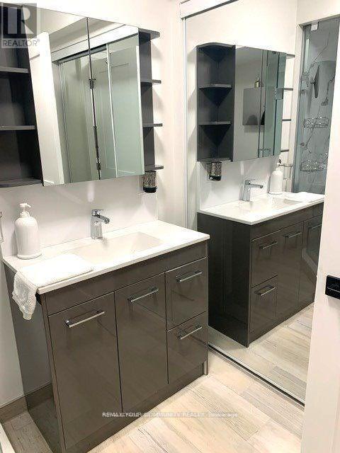 7 Van Dusen Boulevard, Toronto, Ontario  M8Z 3E4 - Photo 11 - W13113152