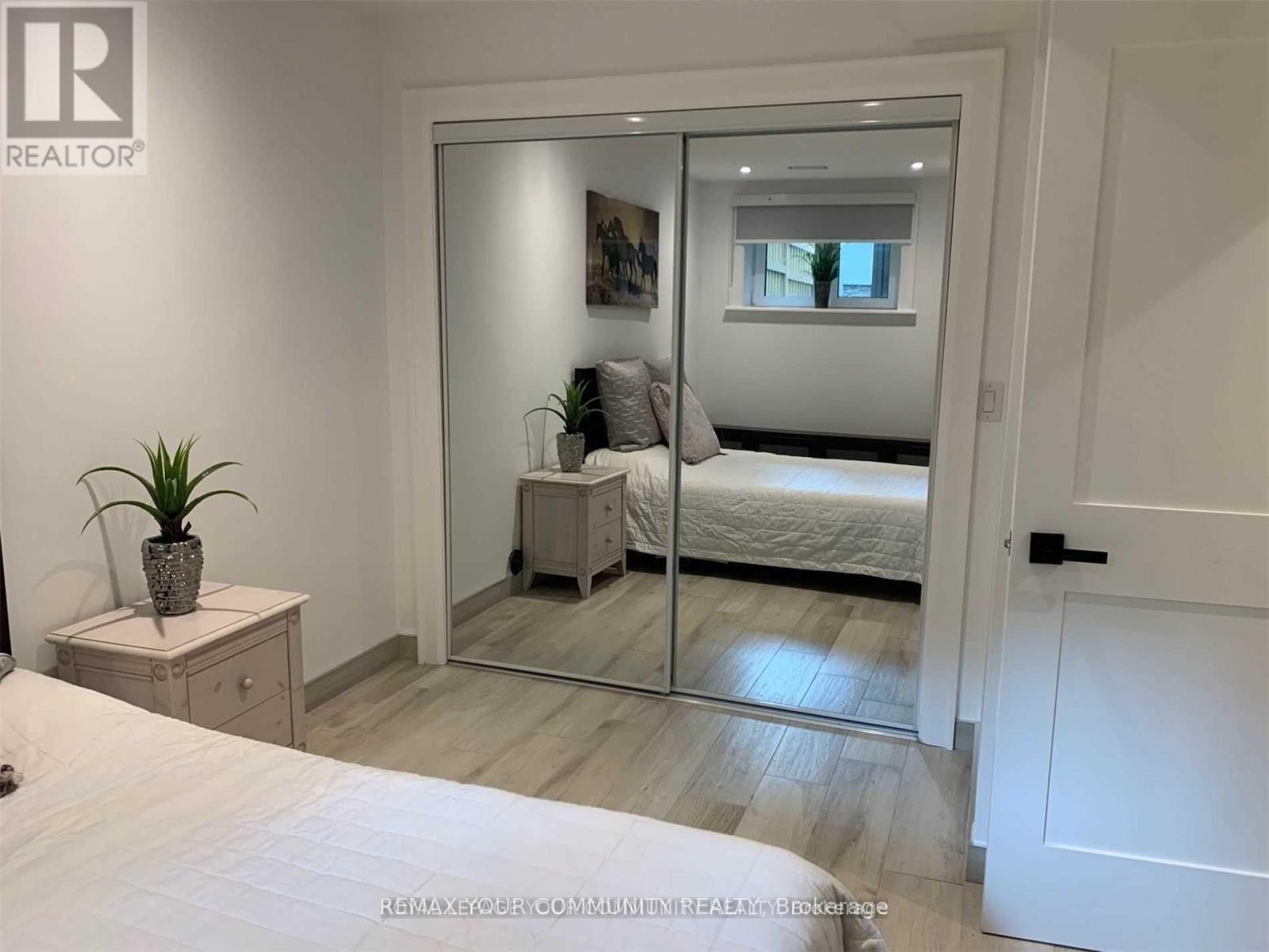 7 Van Dusen Boulevard, Toronto, Ontario  M8Z 3E4 - Photo 14 - W13113152