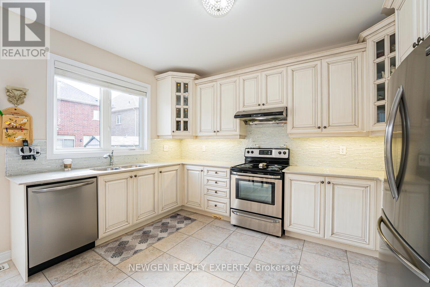 46 Monument Trail, Brampton, Ontario  L7A 4M9 - Photo 10 - W13113166