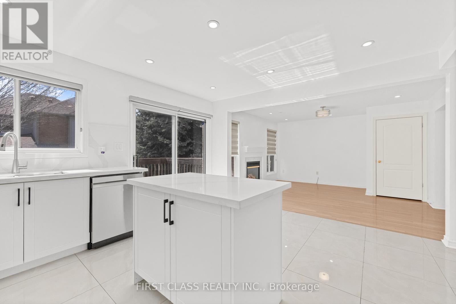 Main - 5554 Churchill Meadows Boulevard, Mississauga, Ontario  L5M 6M6 - Photo 12 - W13113212