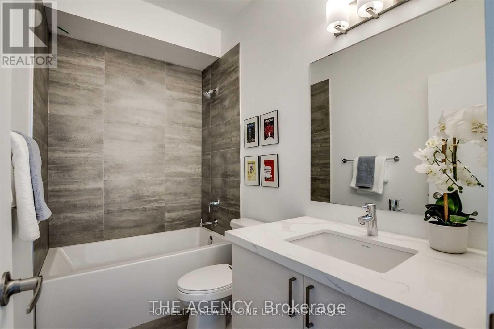 303 Gilmour Avenue, Toronto, Ontario  M6S 3B6 - Photo 11 - W13113272