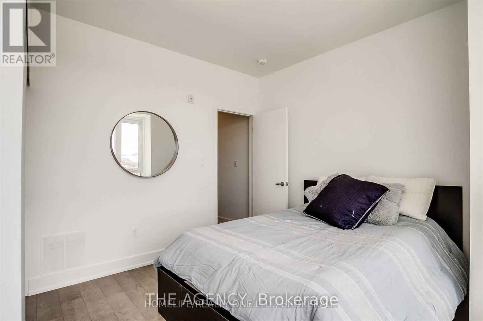 303 Gilmour Avenue, Toronto, Ontario  M6S 3B6 - Photo 12 - W13113272