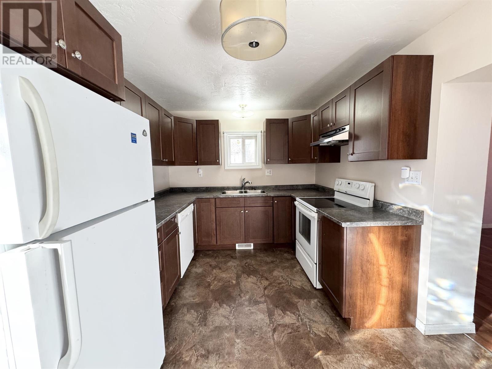 41 Elgin St, Chapleau, Ontario  P0M 1K0 - Photo 9 - SM260965