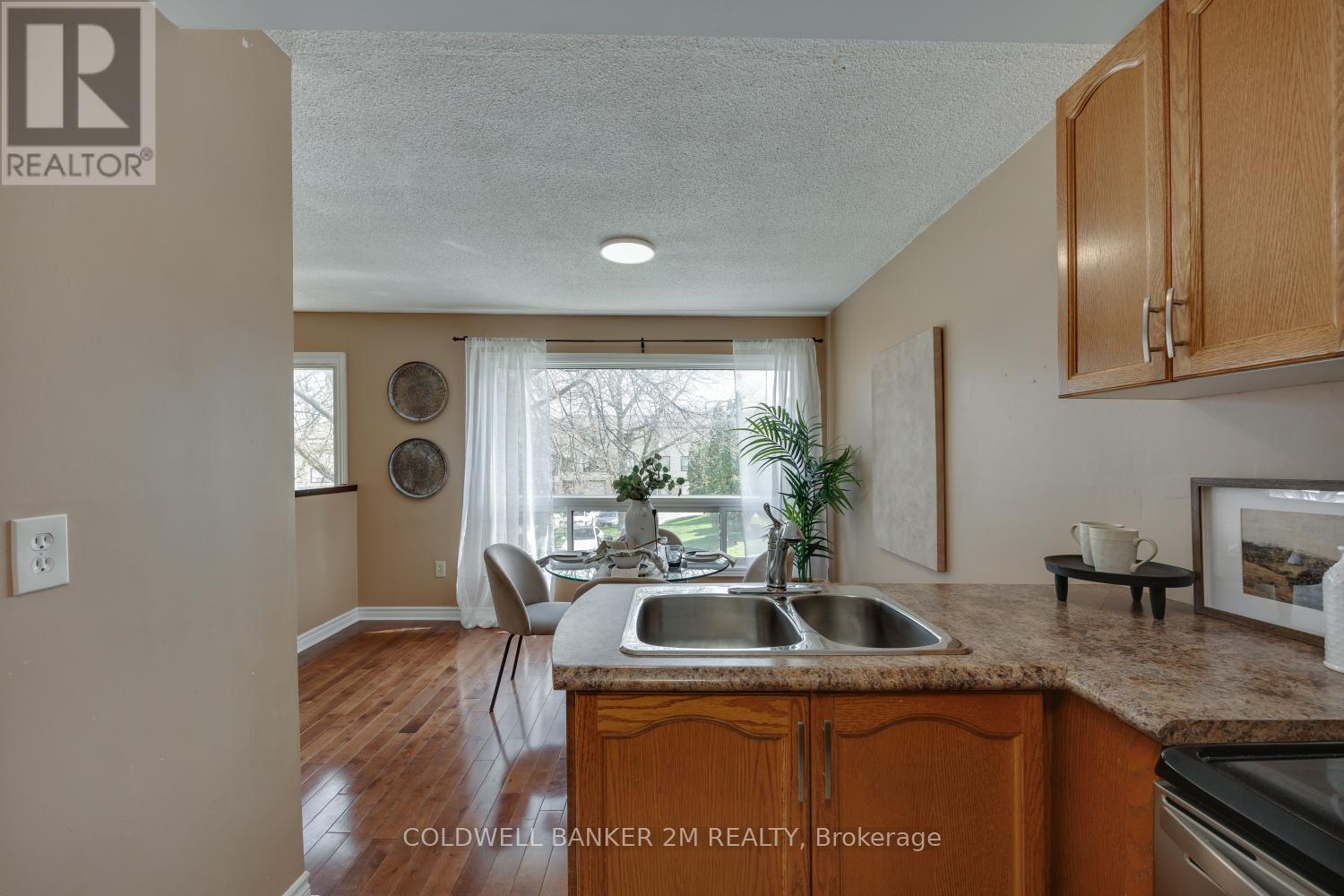 72 Parklane Circle, Clarington, Ontario  L1C 3V9 - Photo 6 - E13113328