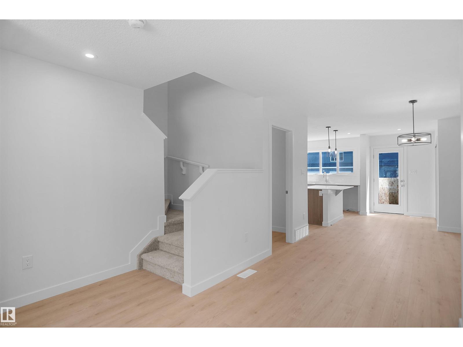 19457 22 Av NW, Edmonton, Alberta  T6M 3J3 - Photo 6 - E4477261
