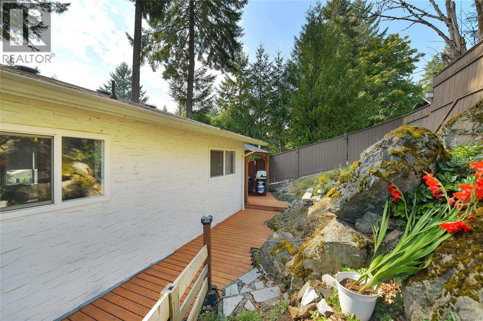 600 Phelps Ave, Langford, British Columbia  V9B 4P1 - Photo 37 - 1036434