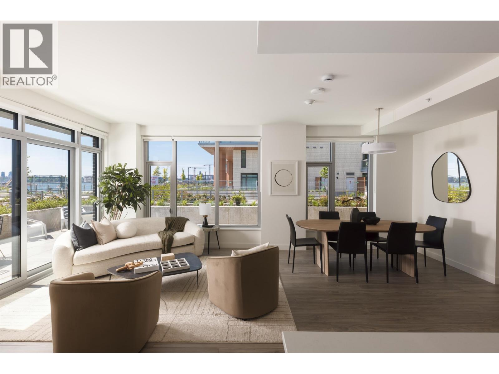 Th112 755 Harbourside Drive, North Vancouver, British Columbia V7P 0G1 - Photo 3 - R3117576