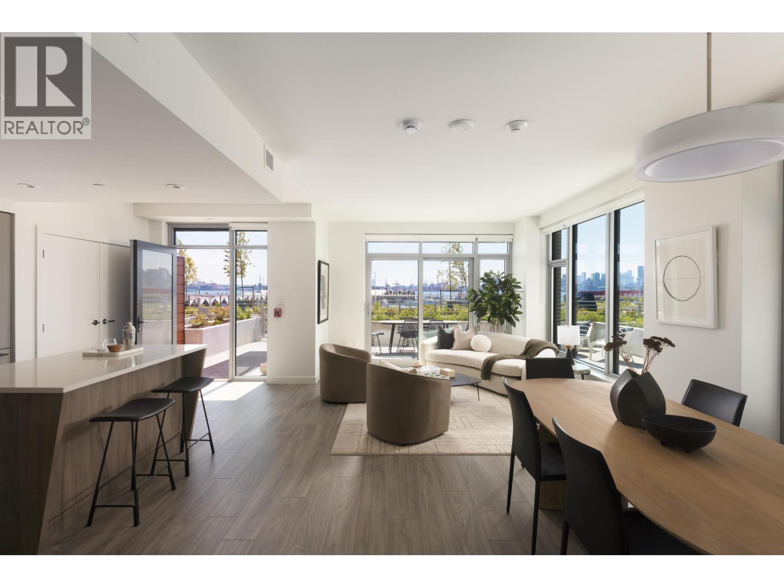TH112 755 HARBOURSIDE DRIVE, North Vancouver, British Columbia