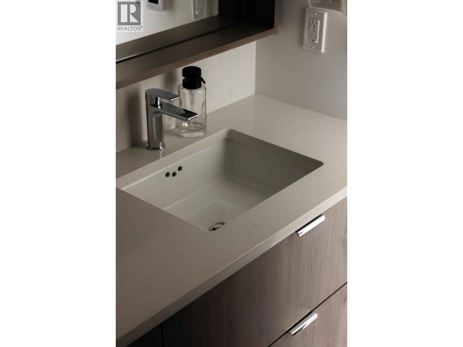 Th112 755 Harbourside Drive, North Vancouver, British Columbia V7P 0G1 - Photo 29 - R3117576