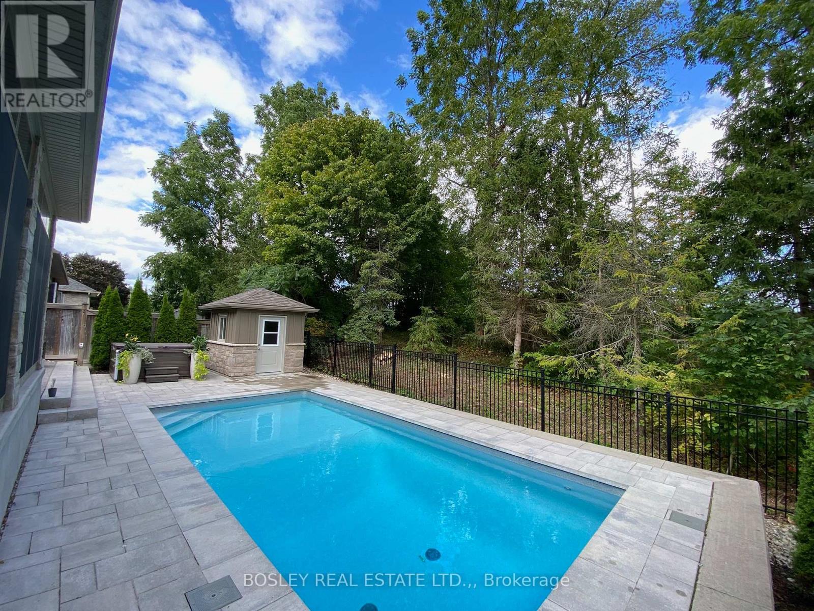 17 Rhodes Court, Pelham, Ontario  L0S 1E4 - Photo 38 - X13102894