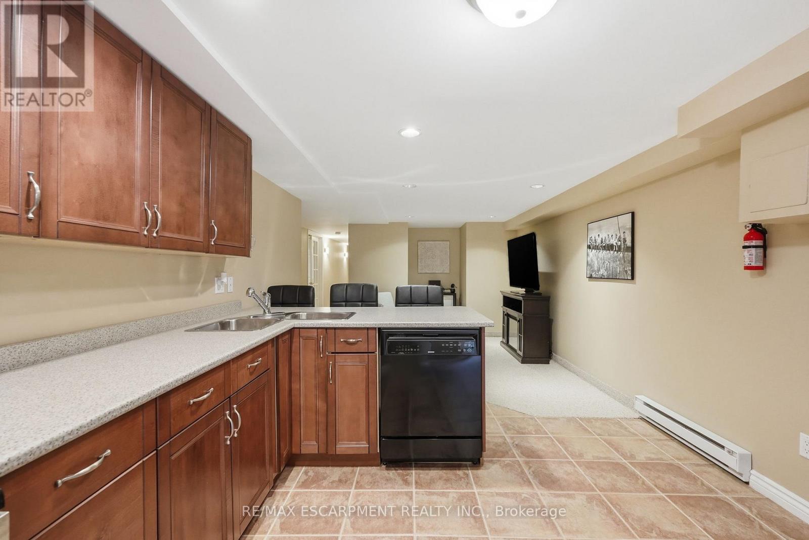 6 Vanstraalen Street, Hamilton, Ontario  L0R 1H3 - Photo 39 - X13113054