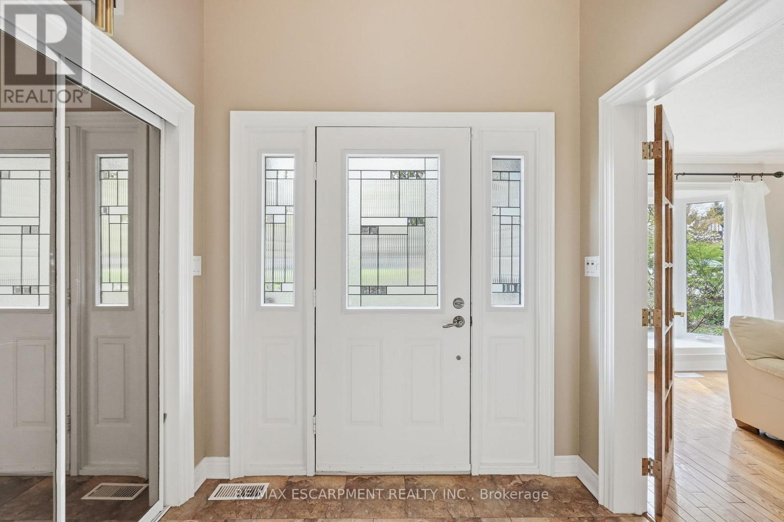 6 Vanstraalen Street, Hamilton, Ontario  L0R 1H3 - Photo 4 - X13113054