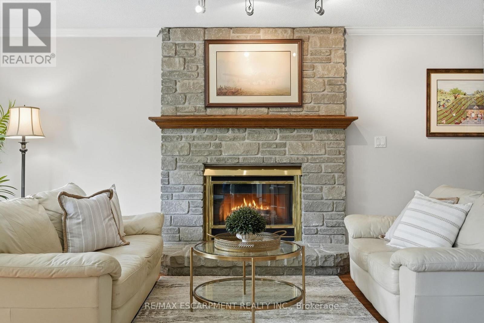 6 Vanstraalen Street, Hamilton, Ontario  L0R 1H3 - Photo 7 - X13113054