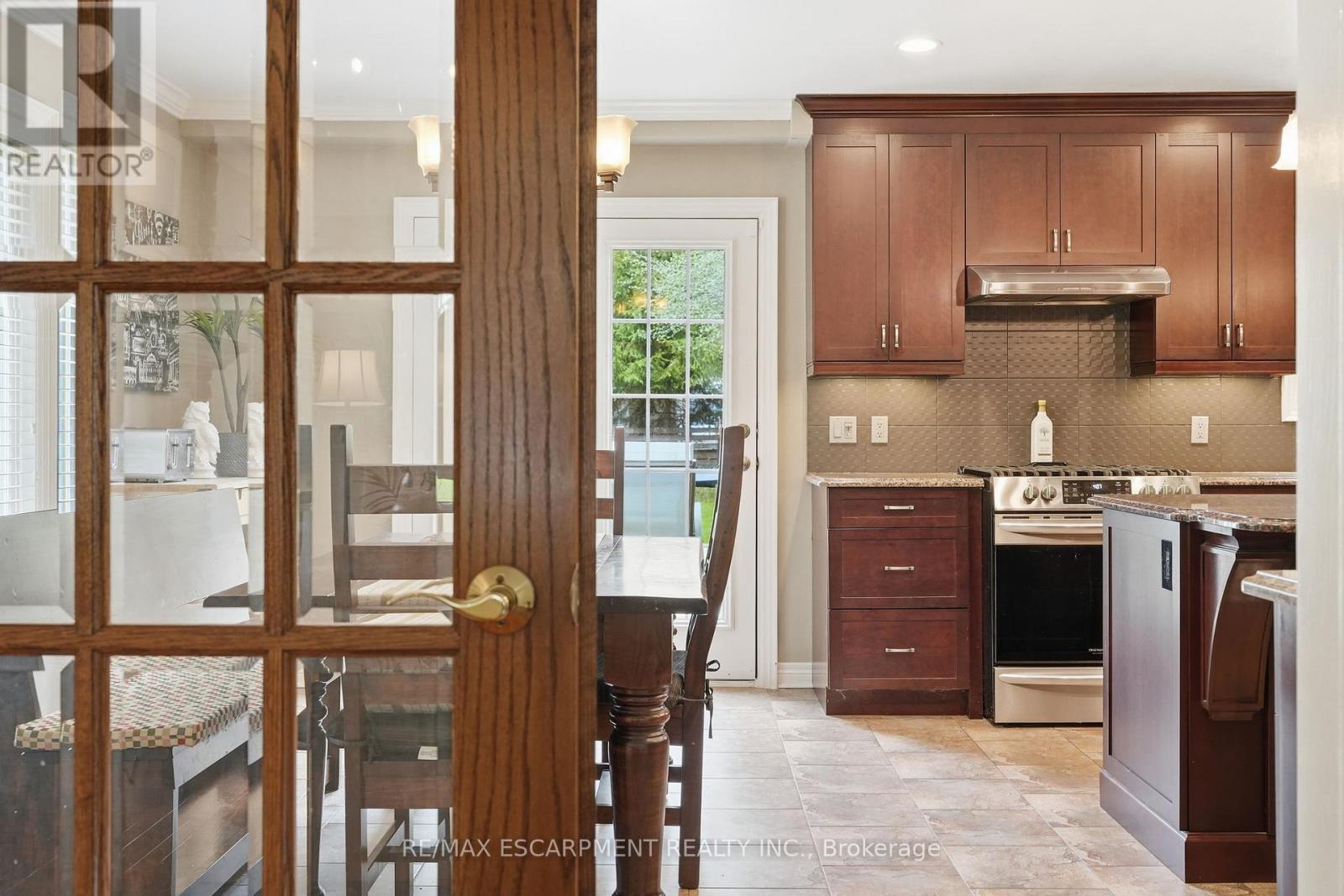 6 Vanstraalen Street, Hamilton, Ontario  L0R 1H3 - Photo 9 - X13113054