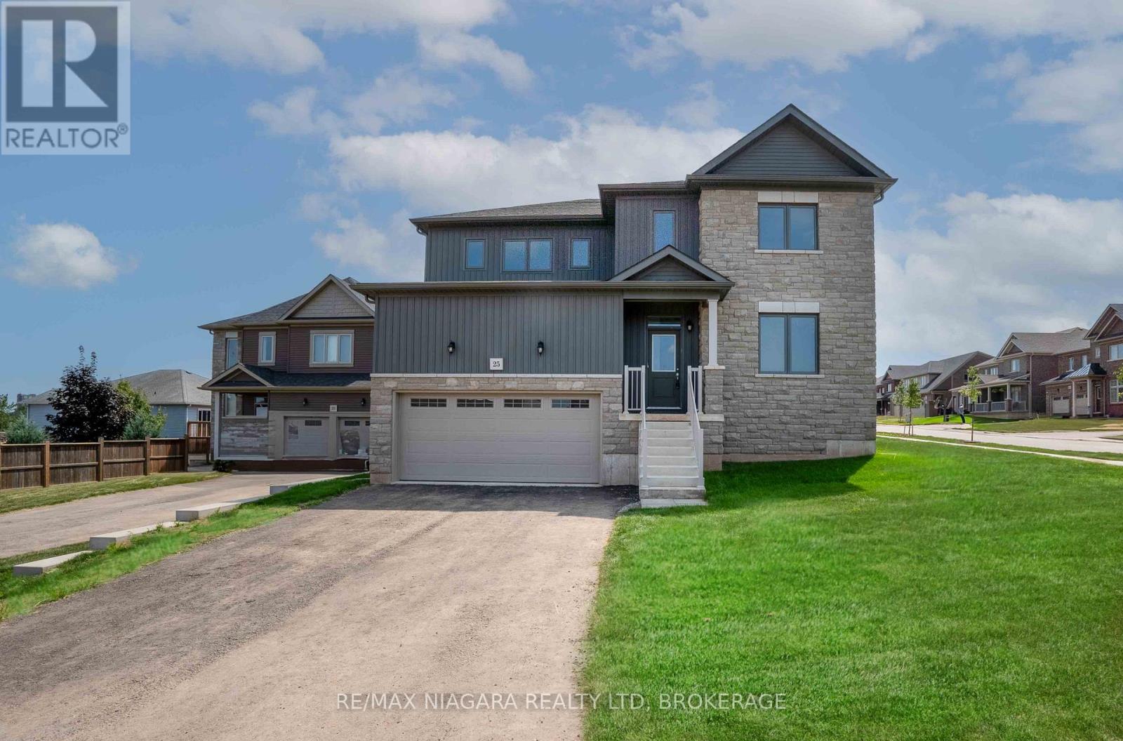 25 Oriole Crescent, Port Colborne, Ontario  L3K 6E2 - Photo 2 - X13113394