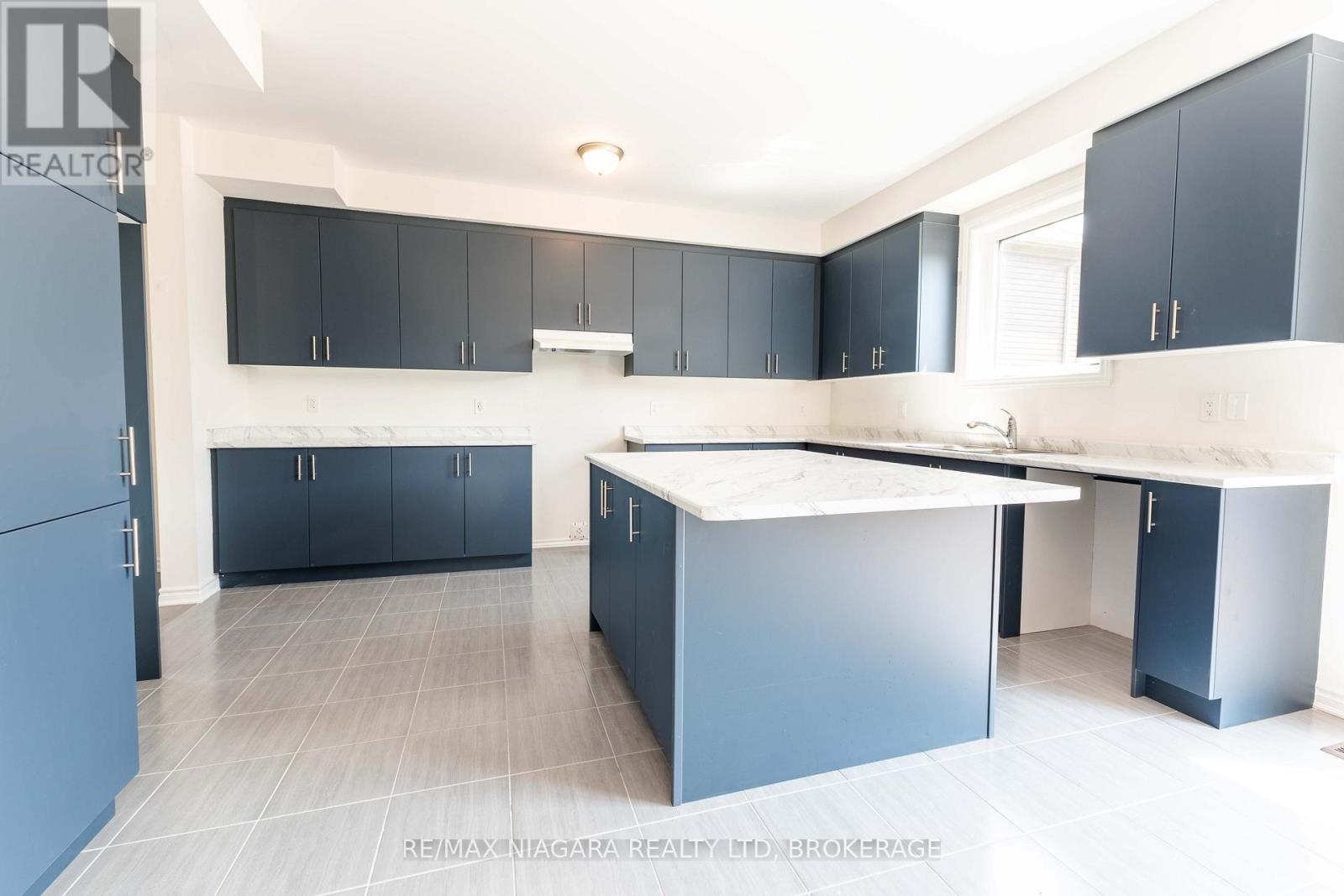 25 Oriole Crescent, Port Colborne, Ontario  L3K 6E2 - Photo 6 - X13113394
