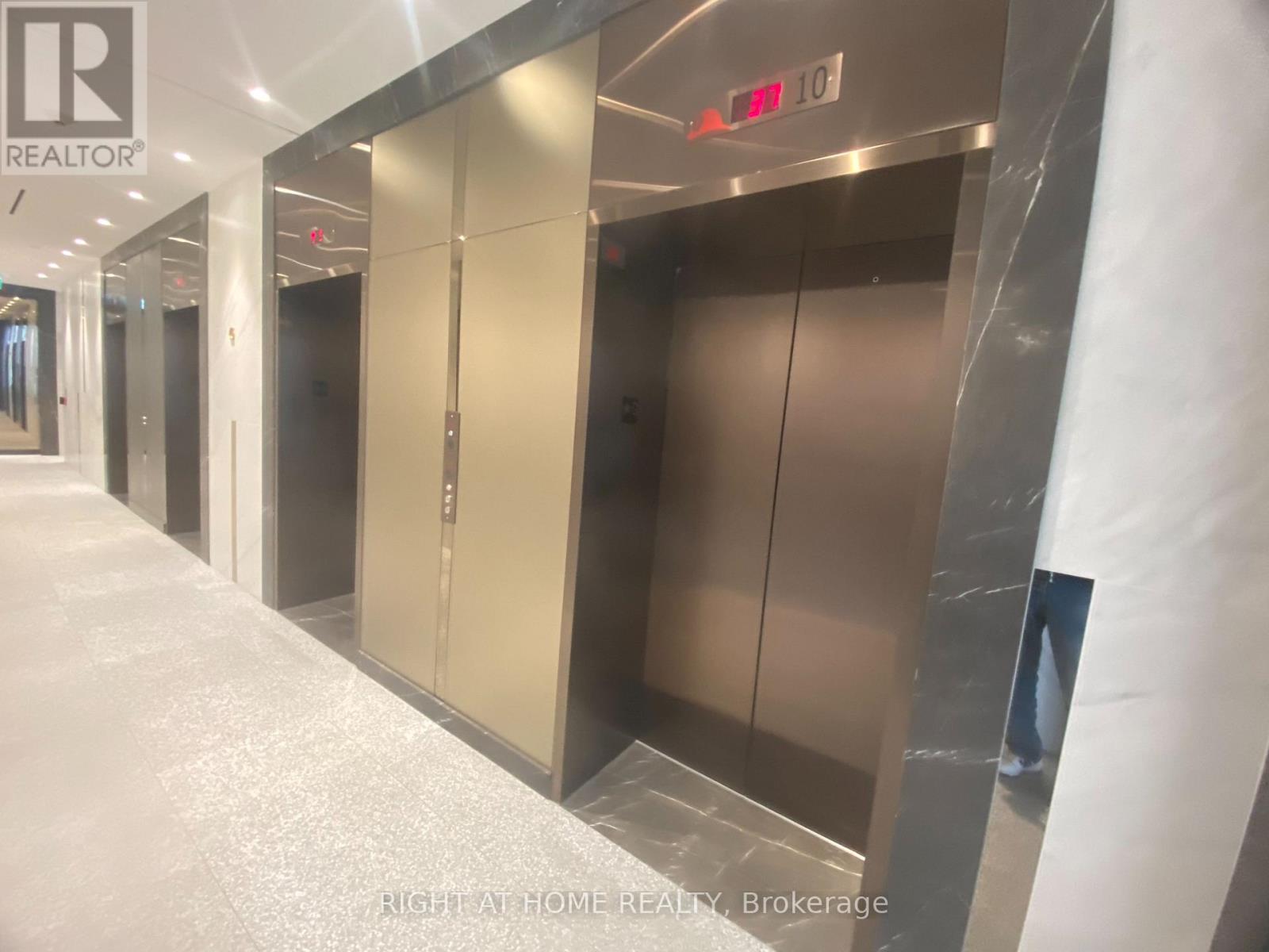 2416 - 585 Bloor Street E, Toronto, Ontario  M4W 0B3 - Photo 4 - C13113332