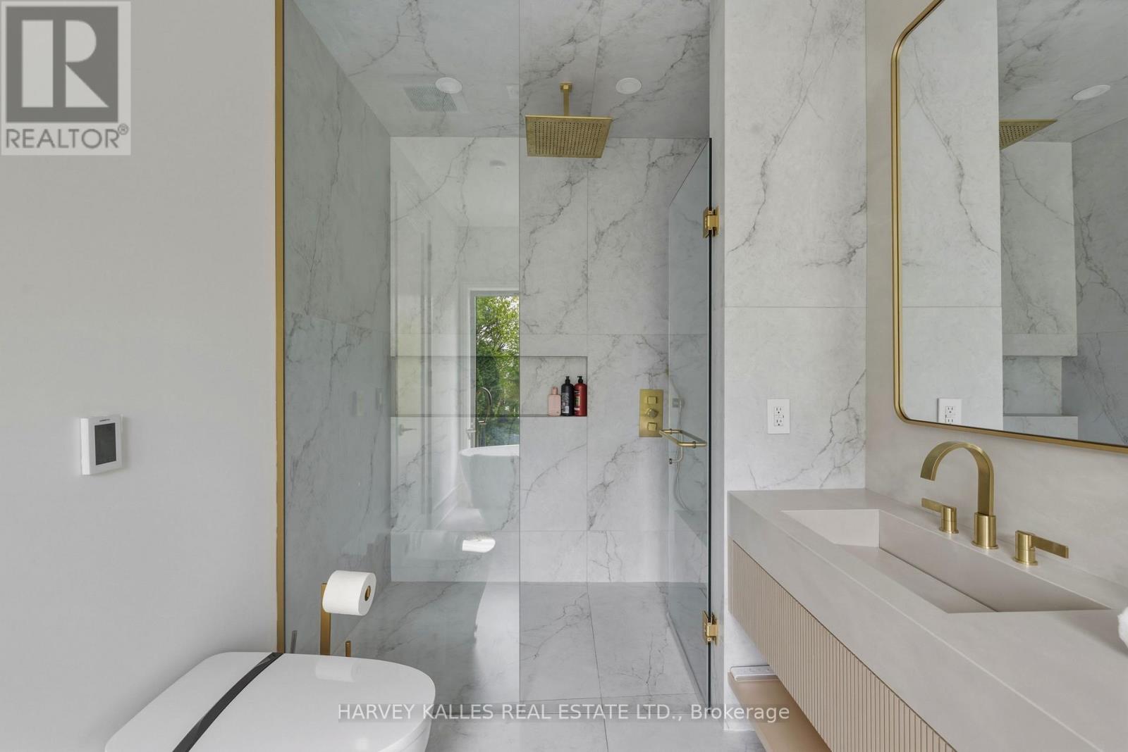 261 St Germain Avenue, Toronto, Ontario  M5M 1W4 - Photo 35 - C13113422