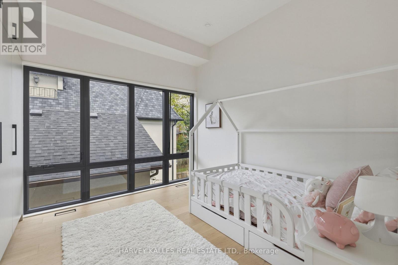 261 St Germain Avenue, Toronto, Ontario  M5M 1W4 - Photo 38 - C13113422