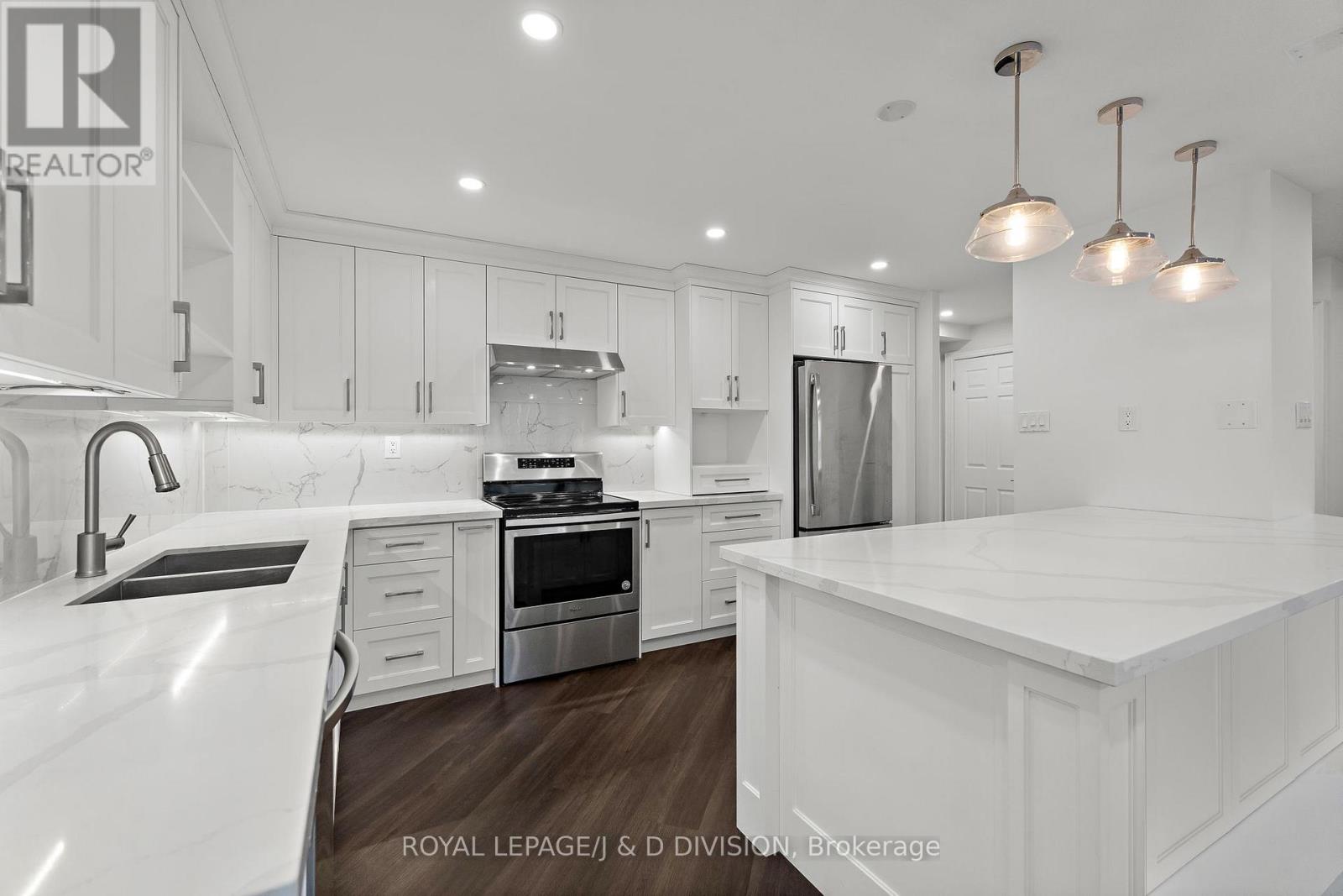 1201 - 33 ELMHURST AVENUE, Toronto, Ontario