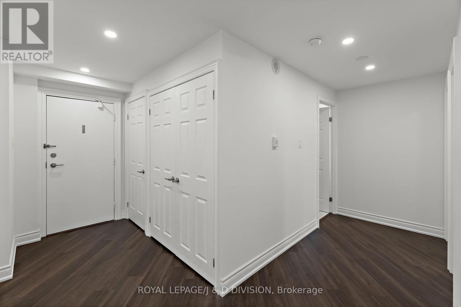 1201 - 33 Elmhurst Avenue, Toronto, Ontario  M2N 6G8 - Photo 4 - C13112866