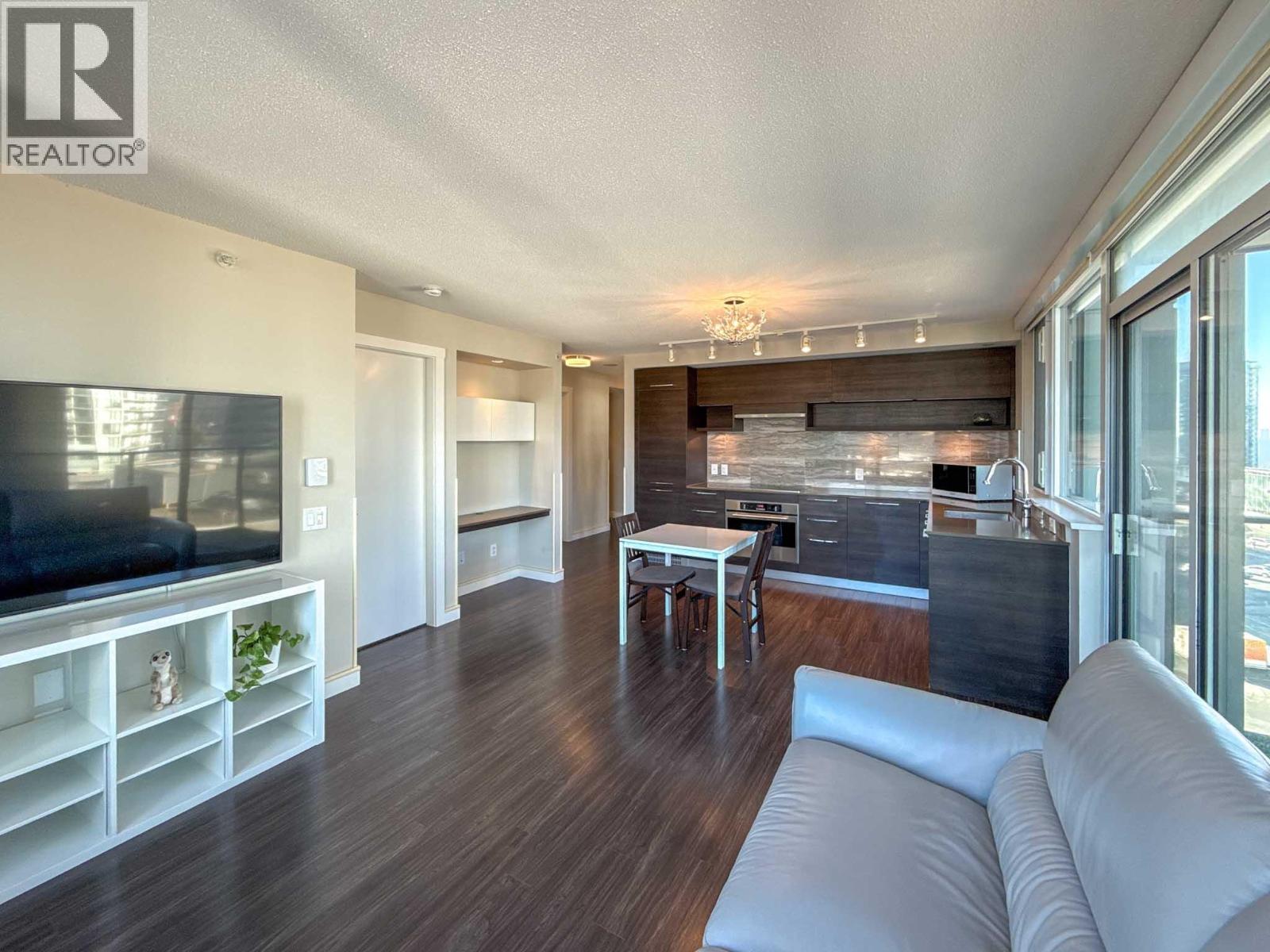 570 Emerson Street, Coquitlam, British Columbia  V3J 0G3 - Photo 5 - R3122053