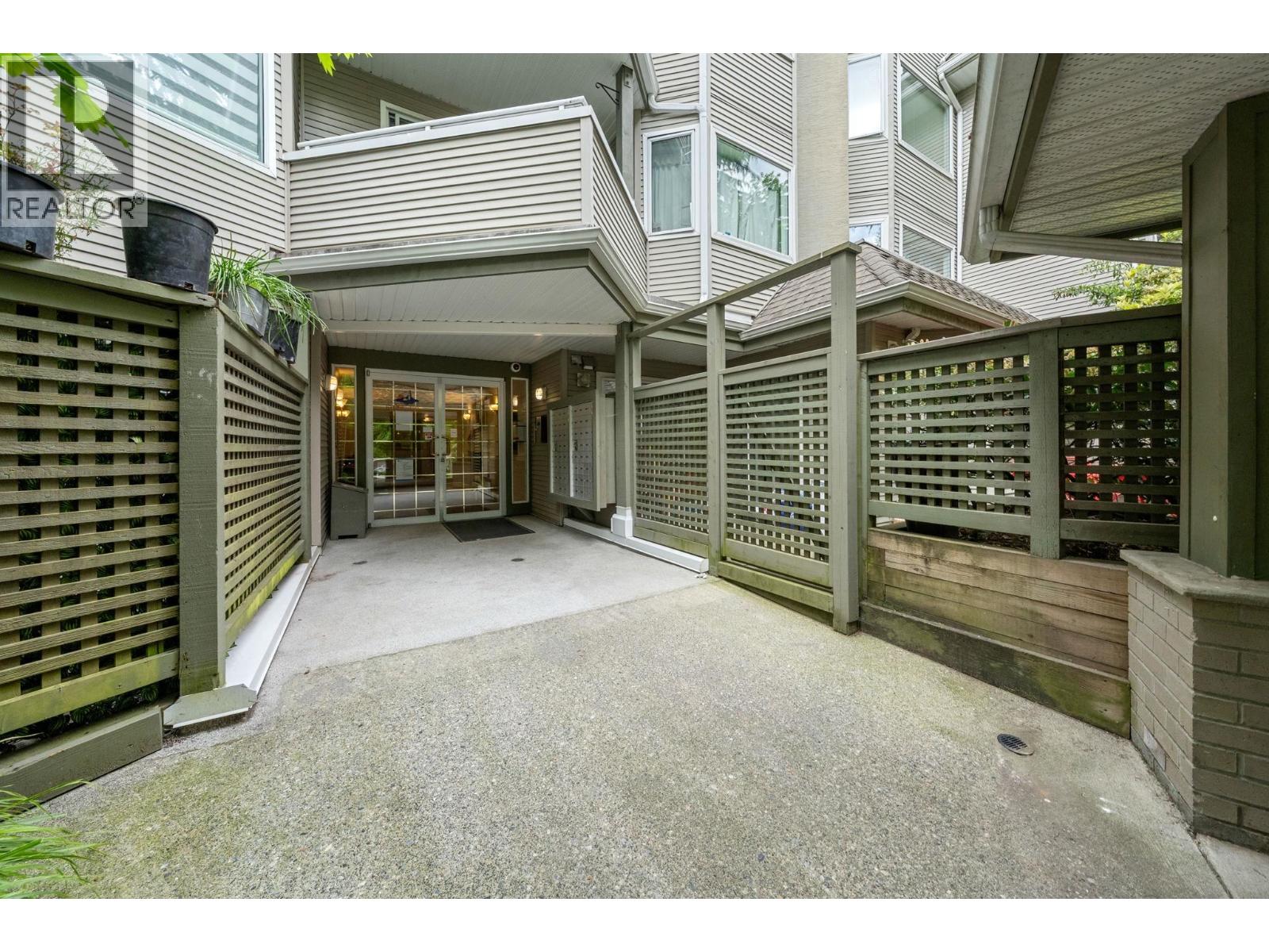 409 3738 Norfolk Street, Burnaby, British Columbia  V5G 4V4 - Photo 3 - R3122055