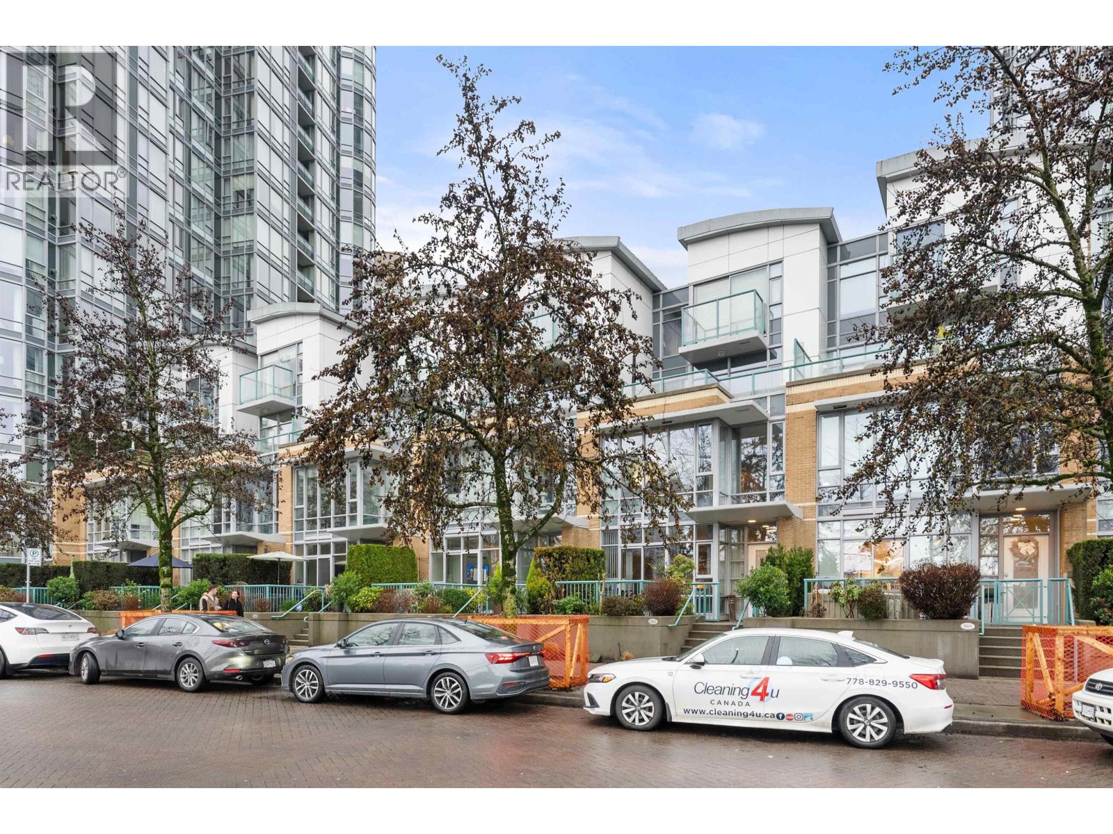 1053 Marinaside Crescent, Vancouver, British Columbia  V6Z 3A5 - Photo 3 - R3122056