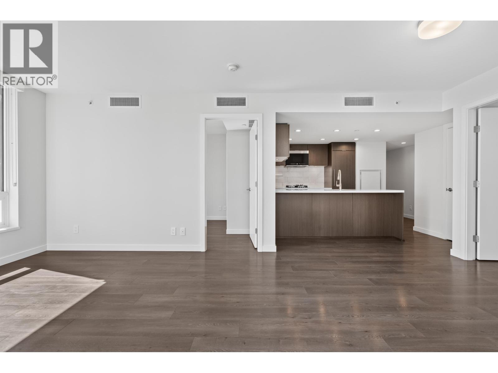 807 8238 Lord Street, Vancouver, British Columbia  V6P 0G7 - Photo 2 - R3122101